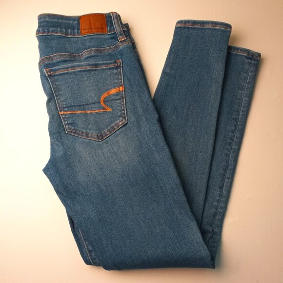 American Eagle Brand Denim Jeans Size 4 Low Rise Skinny Leg Medium Wash - Picture 1 of 10